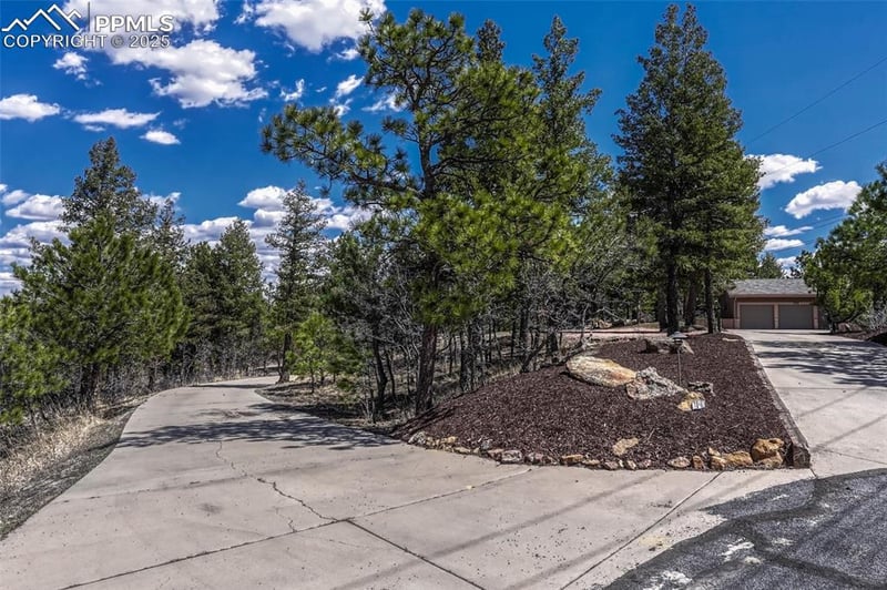 760 Timber Valley Rd, Colorado Springs, CO 80919