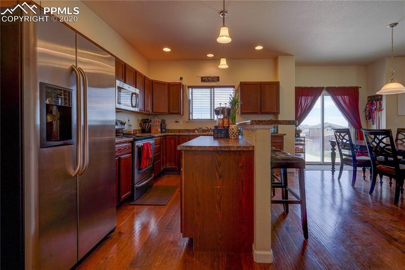 7609 Sun Prairie Dr, Colorado Springs, CO 80925