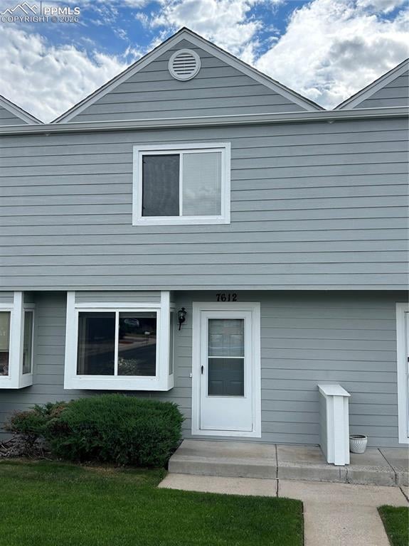 7612 Clover Hill Dr, Colorado Springs, CO 80920