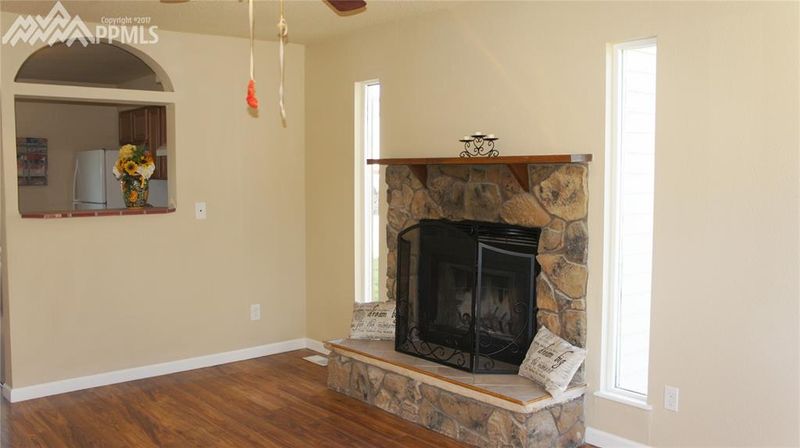 7648 Clover Hill Dr, Colorado Springs, CO 80920