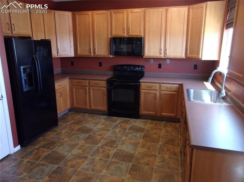 7655 Dobbs Dr, Fountain, CO 80817