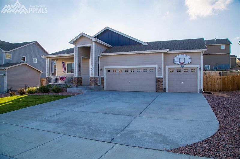 7664 Bonterra Ln, Colorado Springs, CO 80925
