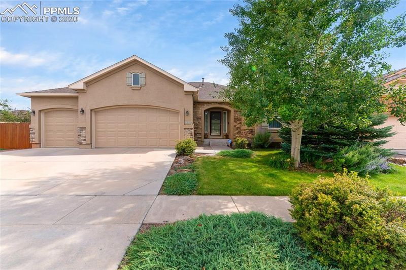 7667 Desert Wind Dr, Colorado Springs, CO 80923