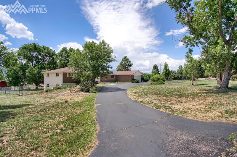 7668 Grashio Dr, Colorado Springs, CO 80920