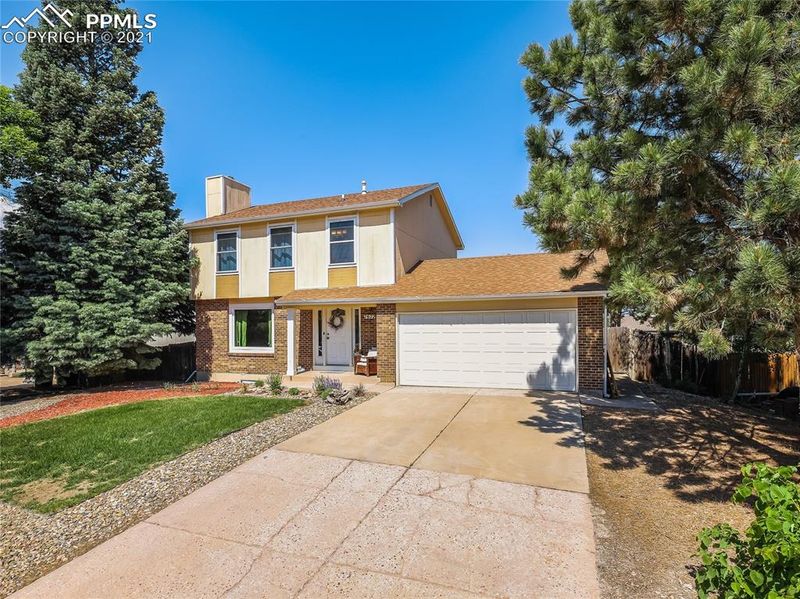 7672 Bell Dr, Colorado Springs, CO 80920