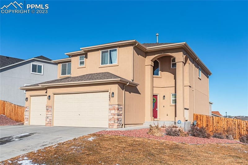 7697 Bonterra Ln, Colorado Springs, CO 80925
