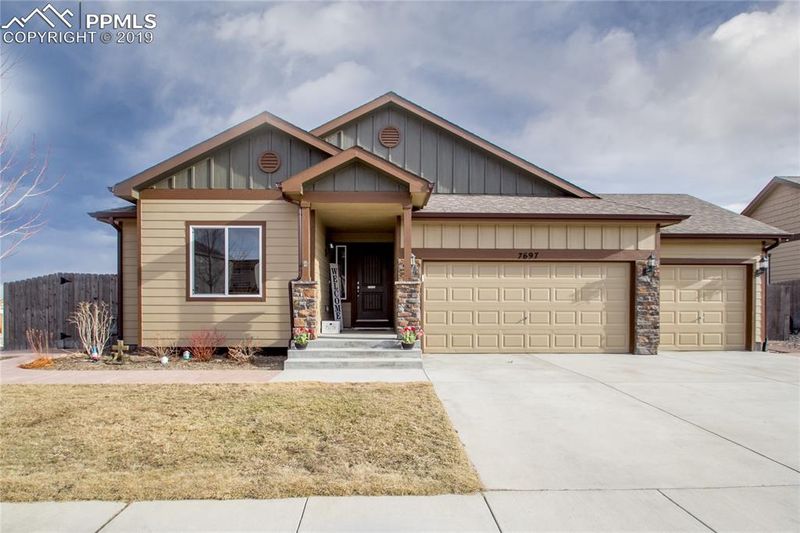 7697 Forest Valley Loop, Colorado Springs, CO 80908