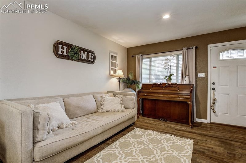 77 Easy St, Colorado Springs, CO 80911