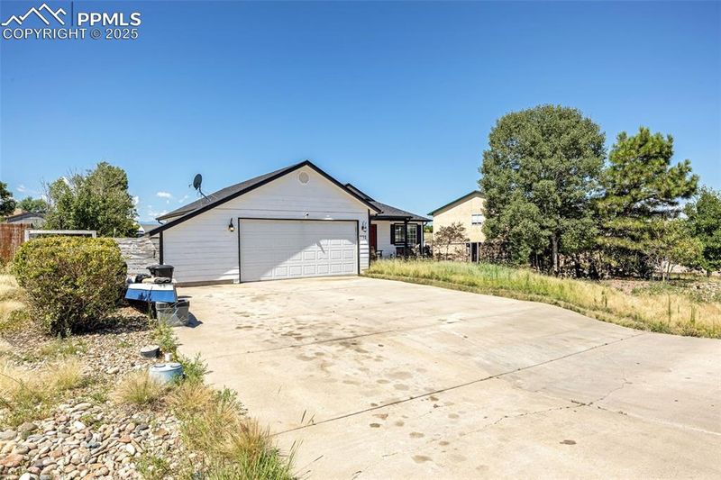 772 E Clarion Dr, Pueblo, CO 81007