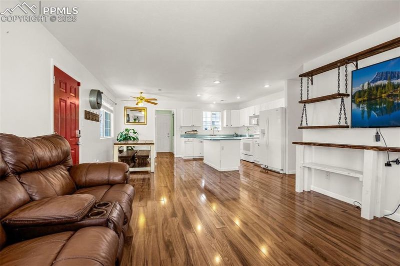 772 E Clarion Dr, Pueblo, CO 81007