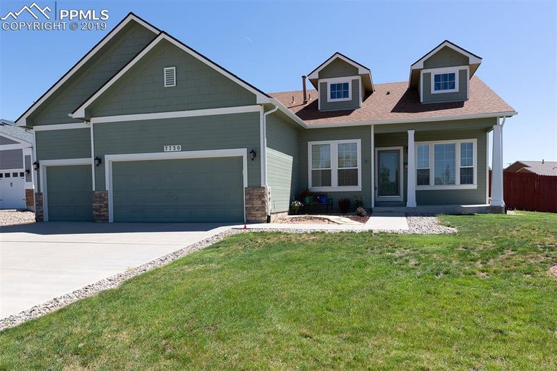 7730 High Gate Dr, Fountain, CO 80817