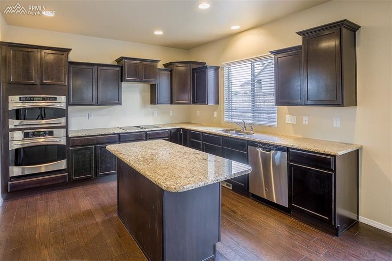 7735 Renegade Hill Dr, Colorado Springs, CO 80923