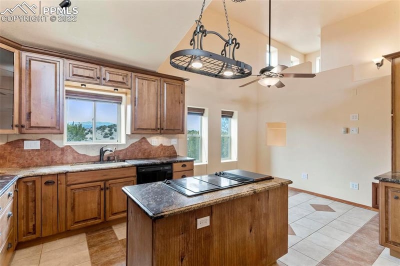 7739 W Pine Bluff Dr, Pueblo, CO 81004