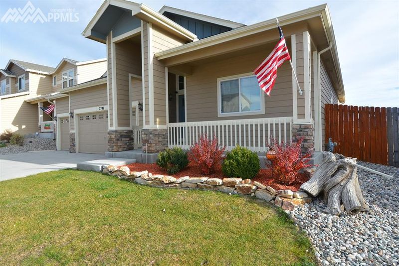 7747 Braxton Dr, Fountain, CO 80817