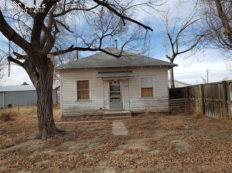 775 Michigan Ave, Limon, CO 80828