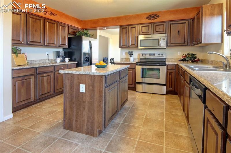 7758 Chasewood Loop, Colorado Springs, CO 80908