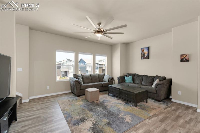 777 Grissom Dr, Colorado Springs, CO 80915