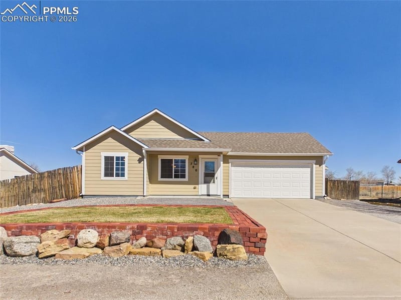 780 S Wolcott Dr, Pueblo, CO 81007