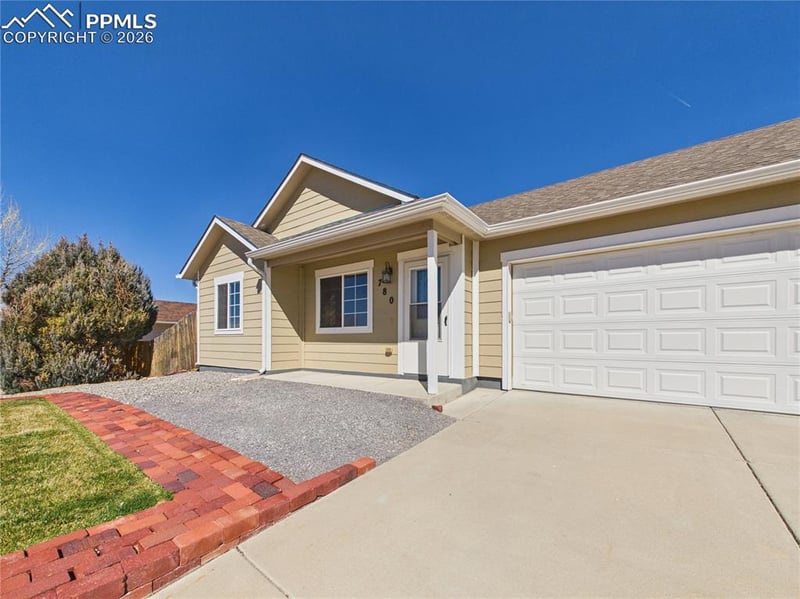 780 S Wolcott Dr, Pueblo, CO 81007