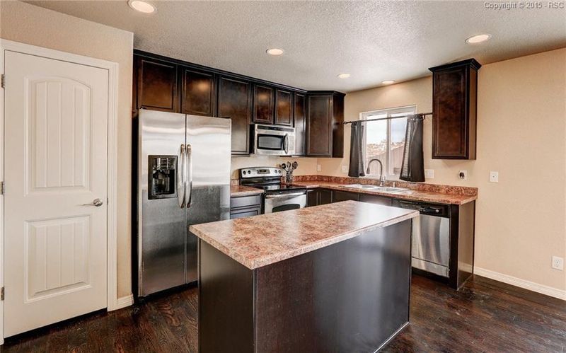 7836 Braxton Dr, Fountain, CO 80817