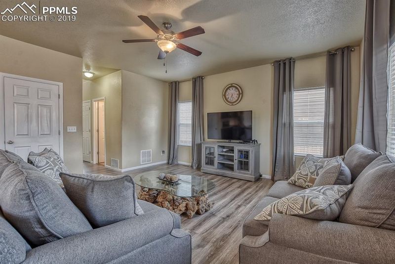 7844 Smokewood Dr, Colorado Springs, CO 80908