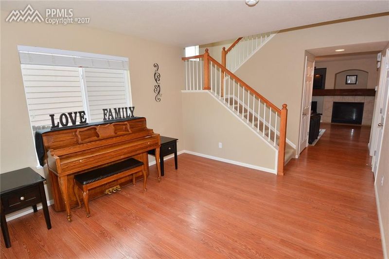 7911 Parsonage Ln, Colorado Springs, CO 80951