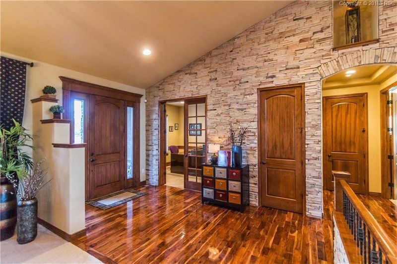 7911 Red Hill Rd, Larkspur, CO 80118