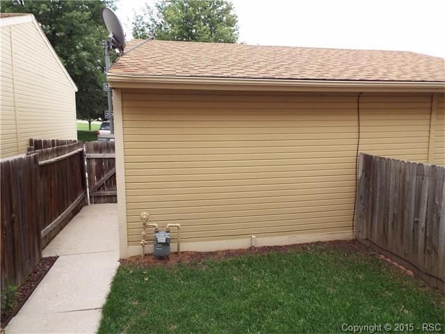 7913 Lexington Park Dr, Colorado Springs, CO 80920