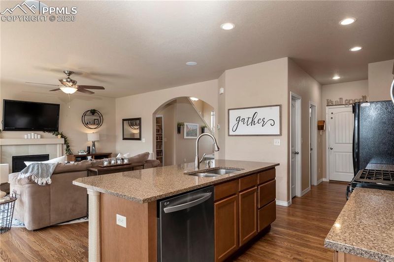 7924 Hunter Peak Trl, Colorado Springs, CO 80924