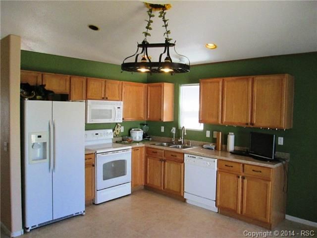 7932 Gate Post Ln, Fountain, CO 80817