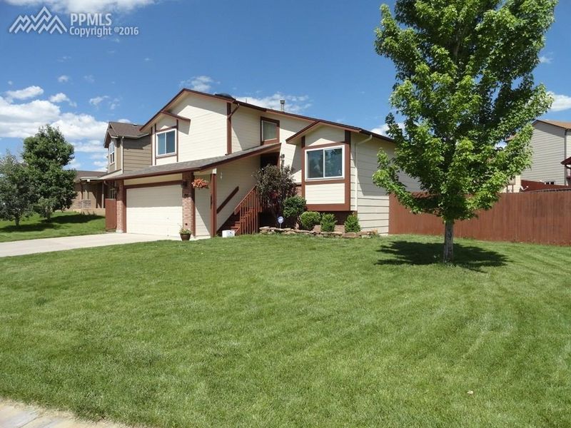 795 Stargate Dr, Colorado Springs, CO 80911