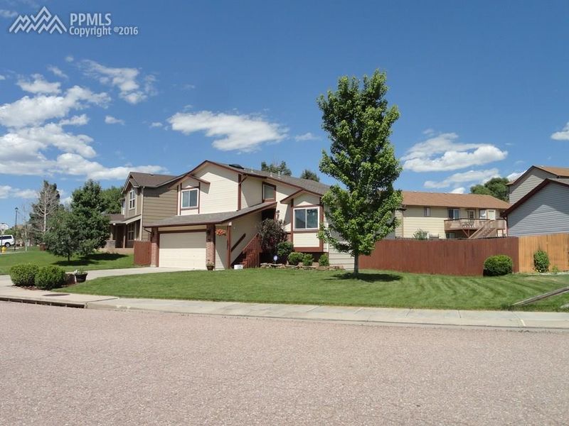795 Stargate Dr, Colorado Springs, CO 80911