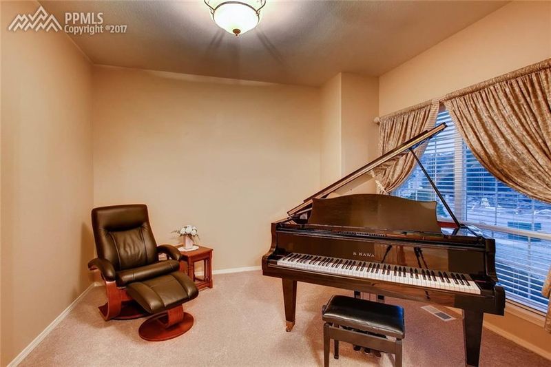 7955 Orchard Path Rd, Colorado Springs, CO 80919