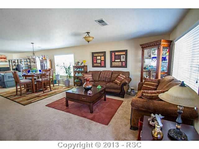 7977 Enclave Ln, Fountain, CO 80817