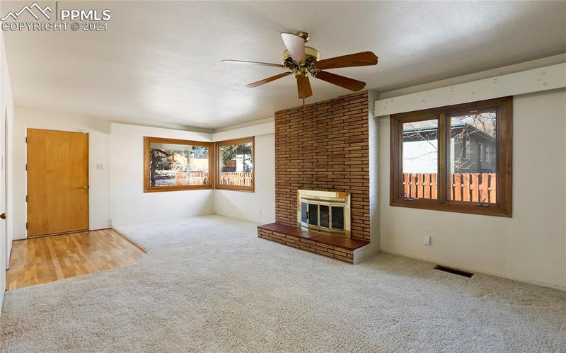 8 Anita Rd, Colorado Springs, CO 80906