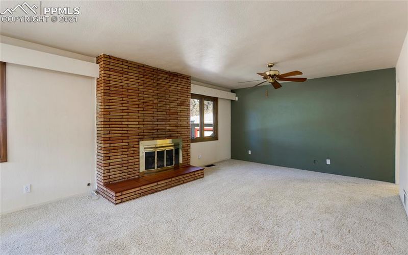 8 Anita Rd, Colorado Springs, CO 80906