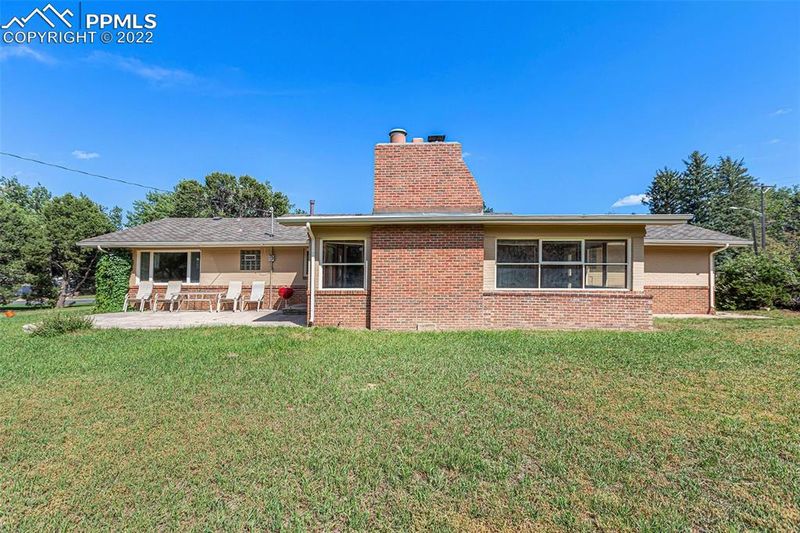 8 El Encanto Dr, Colorado Springs, CO 80906