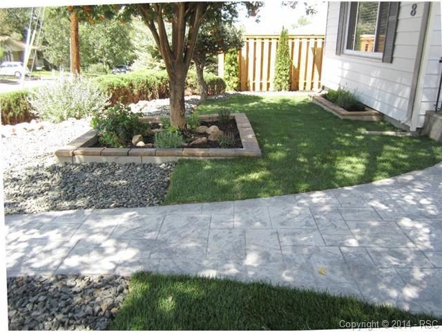8 El Sereno Dr, Colorado Springs, CO 80906
