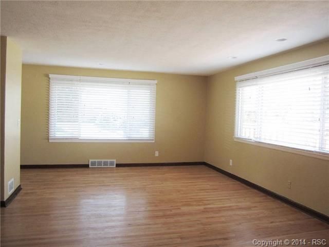 8 El Sereno Dr, Colorado Springs, CO 80906