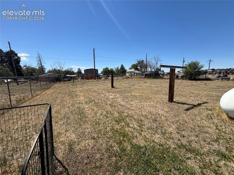 8 Pine St, Ramah, CO 80832