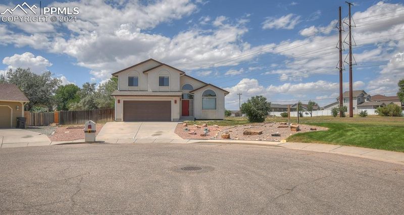 8 Silversmith Ct, Pueblo, CO 81008