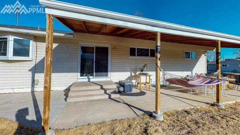 800 Tamarack Dr, Colorado Springs, CO 80911