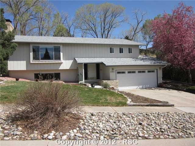 801 Panorama Dr, Colorado Springs, CO 80904