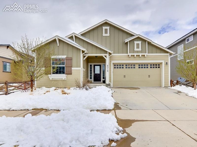 8018 Hollygrape Ln, Colorado Springs, CO 80927