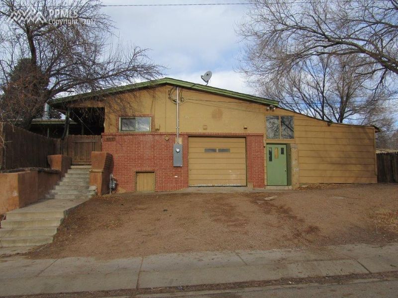 802 N 25th St, Colorado Springs, CO 80904
