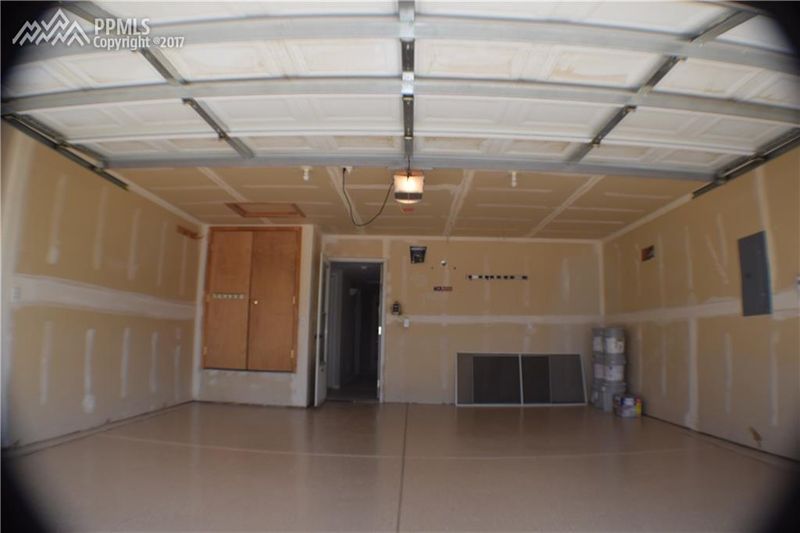 802 Edna Ln, Pueblo, CO 81005