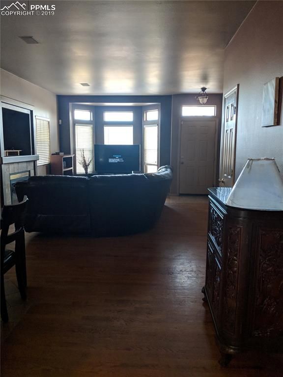 802 Hayloft Ln, Fountain, CO 80817