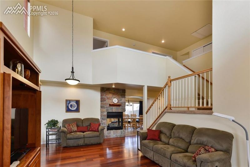 8029 Radcliff Dr, Colorado Springs, CO 80920