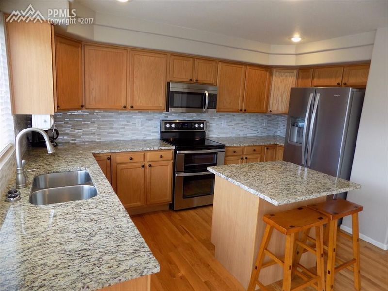 8041 Radcliff Dr, Colorado Springs, CO 80920