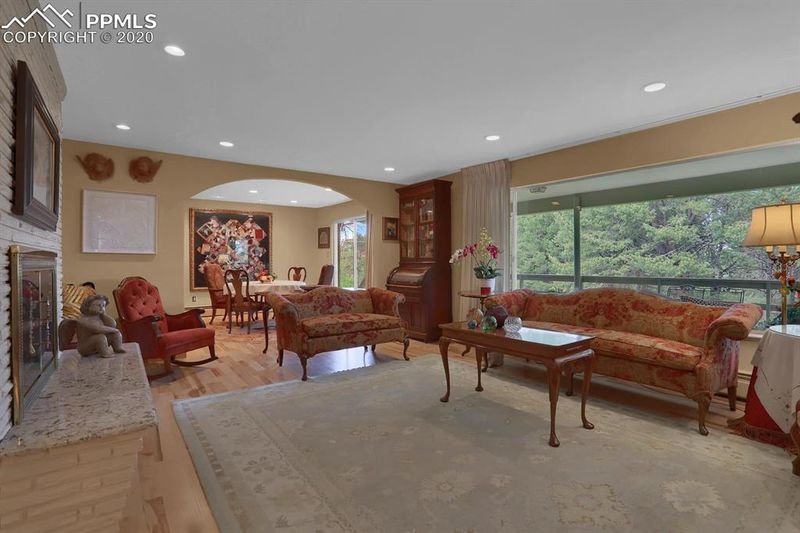 805 Aurora Dr, Colorado Springs, CO 80905